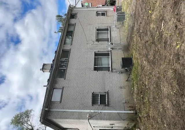 2nd image of 14526-32 Evergreen Rd, Detroit, MI 48223