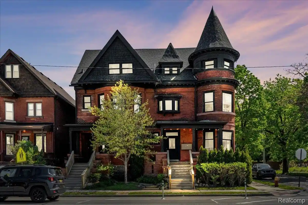 Listing Photo 1 - Condo for sale in 4304 Trumbull St located at 4304 Trumbull St, Detroit, MI 48208 - Unit 4304 Trumbull St