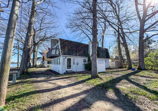Photo 2 of Single family home for sale at 13014 Fenton St, Fenton, MI 48430 | MLS# 5050206874 | Listing updated on 2026-06-25