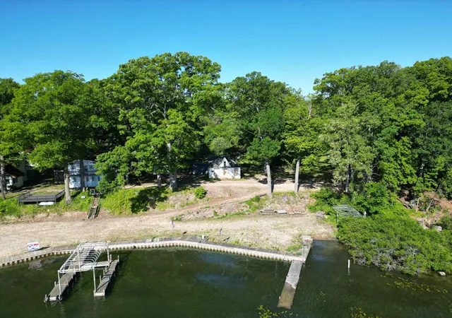 Photo 3 of Single family home for sale at 13014 Fenton St, Fenton, MI 48430 | MLS# 5050206874 | Listing updated on 2026-06-25