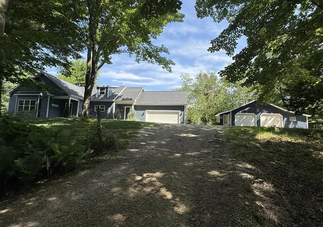 Photo 3 of Single family home for sale at 6774 Mears Rd, Ludington, MI 49431 | MLS# 67026021022 | Listing updated on 2026-09-21