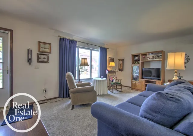 Photo 4 of Single family home for sale at 22444 Lange St, Saint Clair Shores, MI 48080 | MLS# 58050206918 | Listing updated on 2026-05-31
