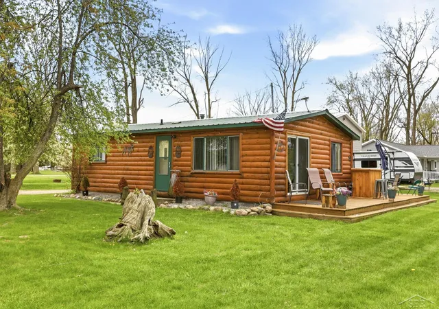 Photo 1 of Single family home for sale at 200 Sunrise, Bay City, MI 48706 | MLS# 61050206926 | Listing updated on 2026-09-25