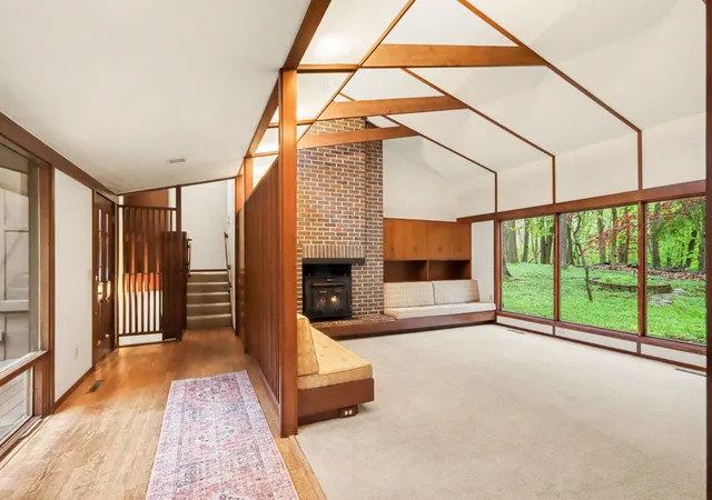 Photo 3 of Single family home for sale at 1000 Carolee Ln, Kalamazoo, MI 49008 | MLS# 66026021060 | Listing updated on 2026-08-27