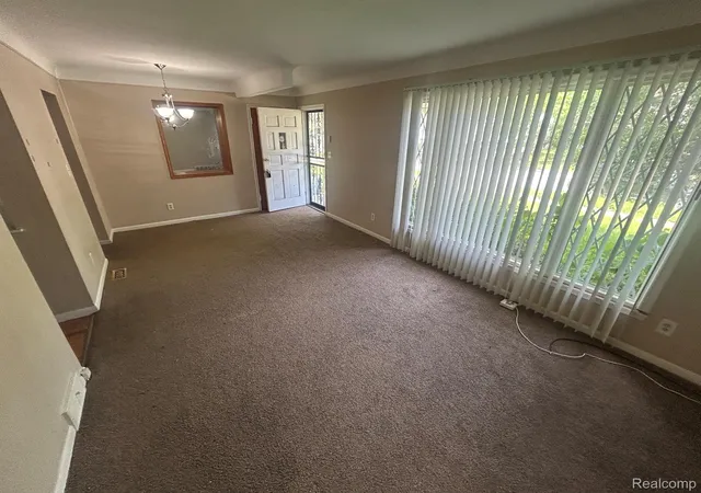 Photo 3 of Single family home for sale at 16601 Wormer St, Detroit, MI 48219 | MLS# 20261032953 | Listing updated on 2026-07-06