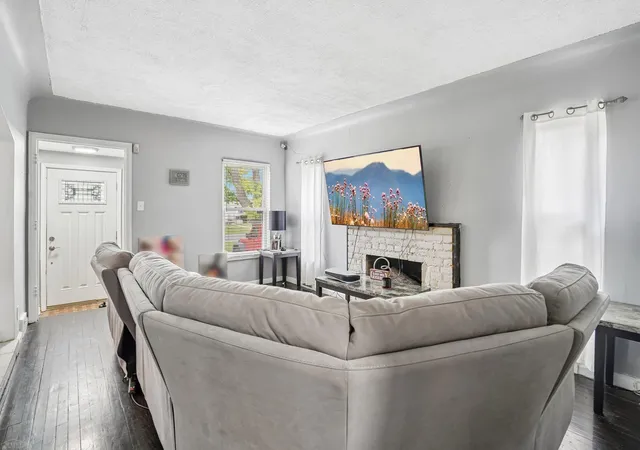Photo 4 of Single family home for sale at 16876 Harlow St, Detroit, MI 48235 | MLS# 58050206947 | Listing updated on 2026-09-11