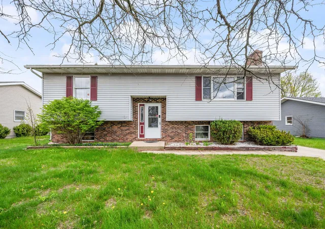 Photo 1 of Sale Pending at 1012 Loudon St, Big Rapids, MI 49307 | MLS# 72026021106 | Listing updated on 2026-07-15