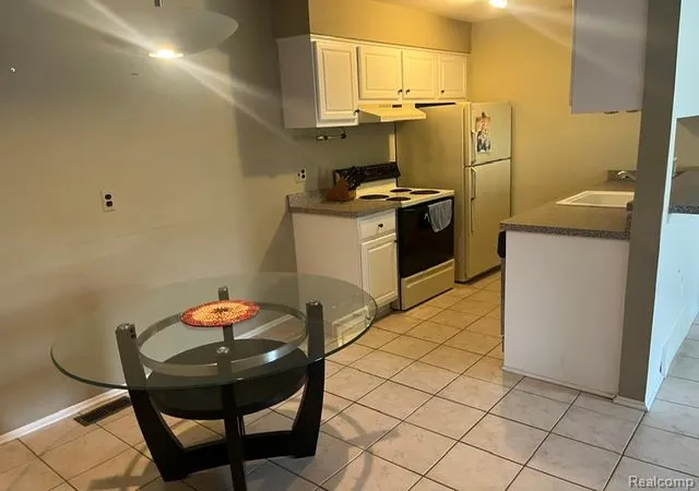 3rd image of 11740 Seaton Dr, SterlingHeightsCity_Macomb, MI 48312