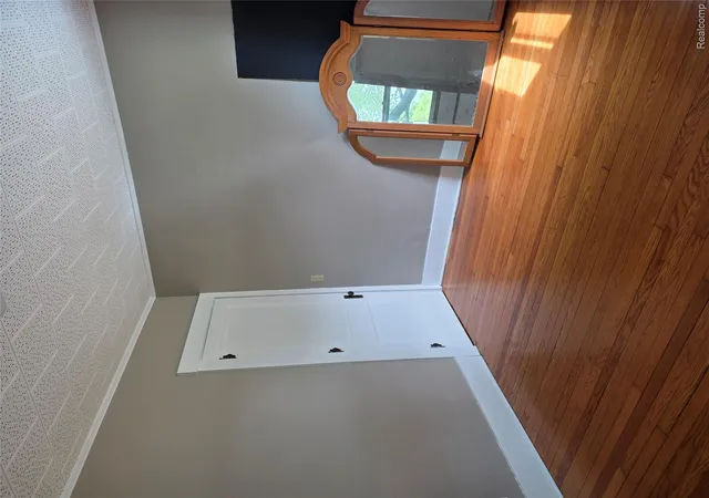 23rd image of 403 East Rd, Holly, MI 48442 | MLS# 20261032999