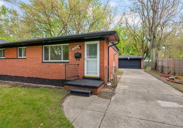Photo 3 of Single family home for sale at 26027 Ross St, Inkster, MI 48141 | MLS# 20261033014 | Listing updated on 2026-07-31