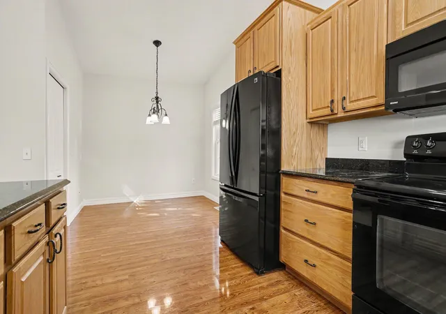 Listing Photo 4 - Condo for sale in building located at 2221 Hunters Run, Kalamazoo, MI 49048