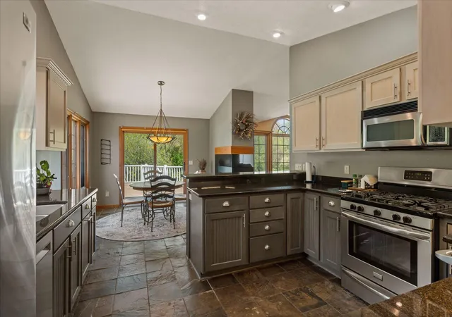 Photo 3 of Single family home for sale at 27100 Deerfield Ln, Edwardsburg, MI 49112 | MLS# 69026021139 | Listing updated on 2026-10-02