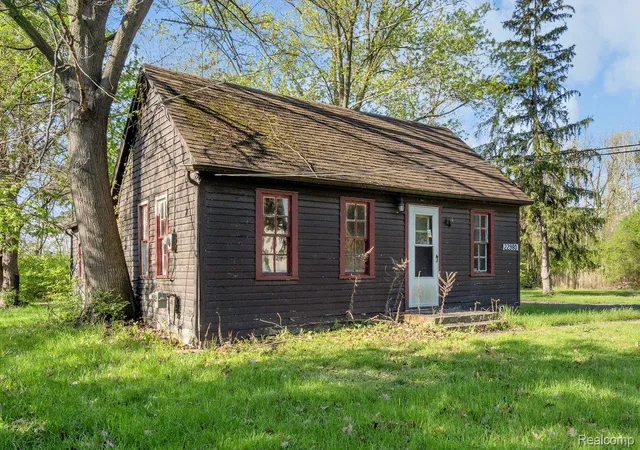 Photo 2 of Single family home for sale at 22980 Quinn Rd, Clinton Township, MI 48035 | MLS# 20261033035 | Listing updated on 2026-08-02
