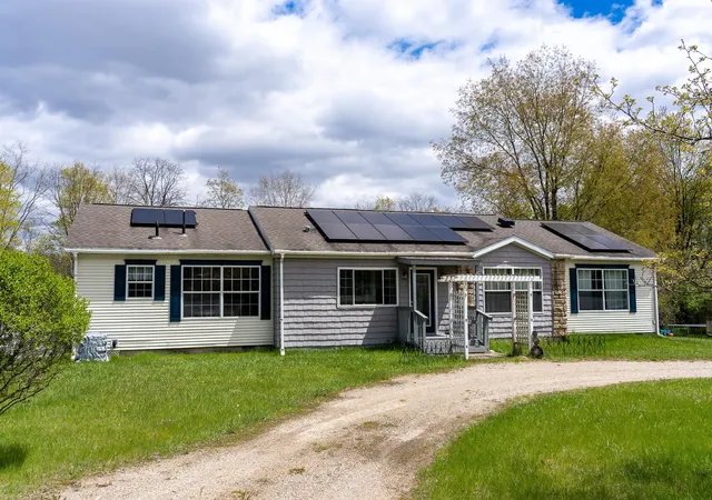 Photo 3 of Single family home for sale at 464 N Rolland Rd, Weidman, MI 48893 | MLS# 79080068007 | Listing updated on 2026-07-03