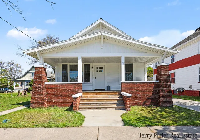 Photo 2 of Single family home for sale at 72 E Grand Ave, Muskegon, MI 49442 | MLS# 71026021147 | Listing updated on 2026-09-25