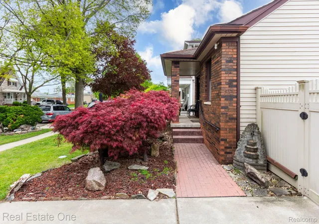 4th image of 1977 Markese Ave, Lincoln Park, MI 48146 | MLS# 20261033085