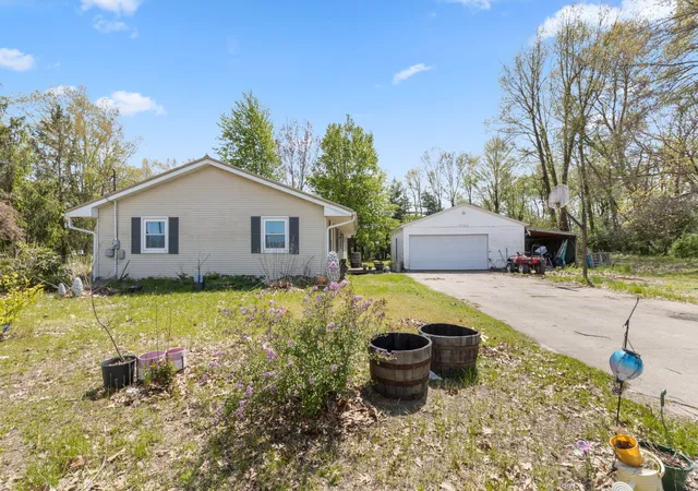2nd image of 2780 Beebe Rd, Niles, MI 49120 | MLS# 69026021185