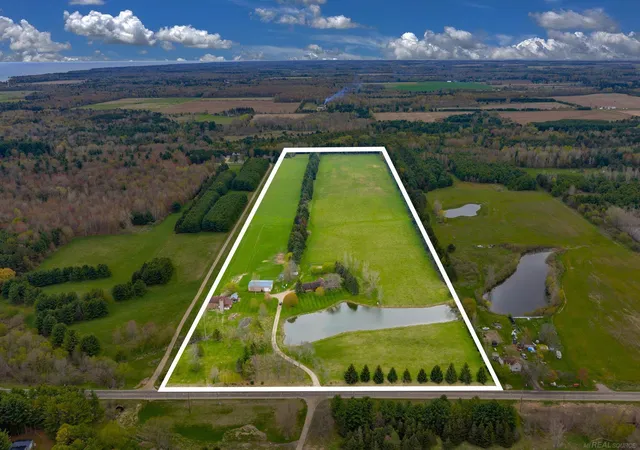 Homes for sale in Deckerville, MI | 5800 Deckerville Rd, Deckerville, MI 48427 | MLS# 58050206991