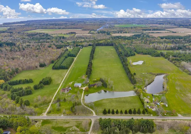 Homes for sale in Deckerville, MI | 5800 Deckerville Rd, Deckerville, MI 48427 | MLS# 58050206991