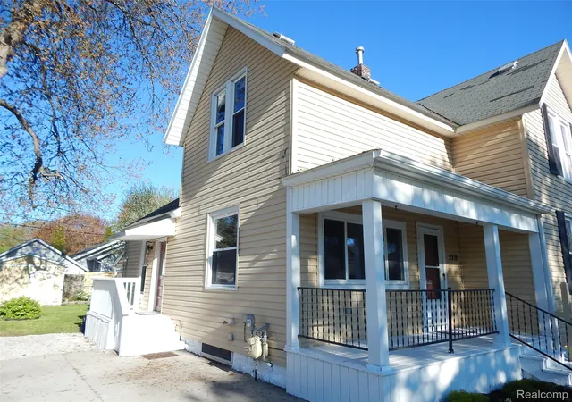 3rd image of 2711 Cherry St, Port Huron, MI 48060 | MLS# 20261033146