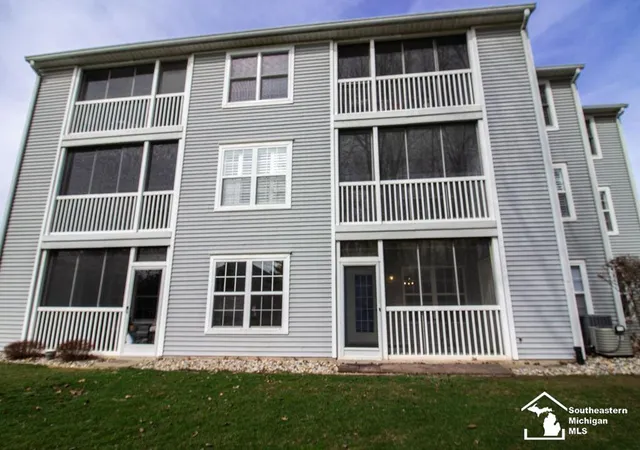 17th image of 795 W Barrington Ct, Jackson, MI 49203 | MLS# 57050207025