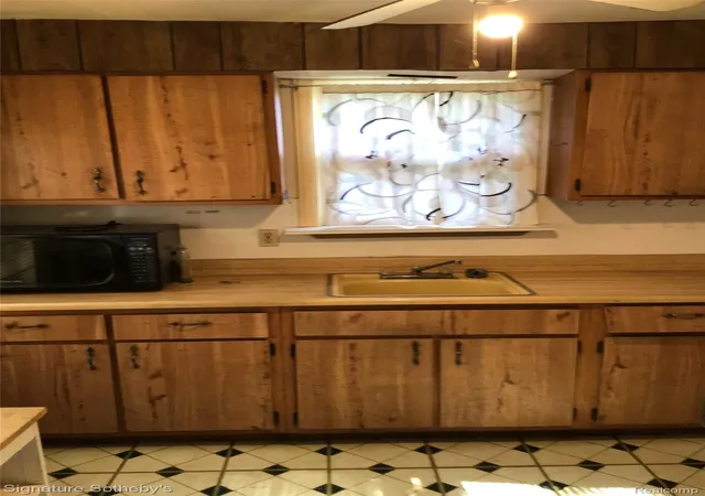 2nd image of 9214 Hayes St, Detroit, MI 48213 | MLS# 20261033238