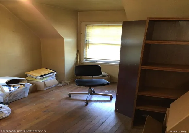 5th image of 9214 Hayes St, Detroit, MI 48213 | MLS# 20261033238