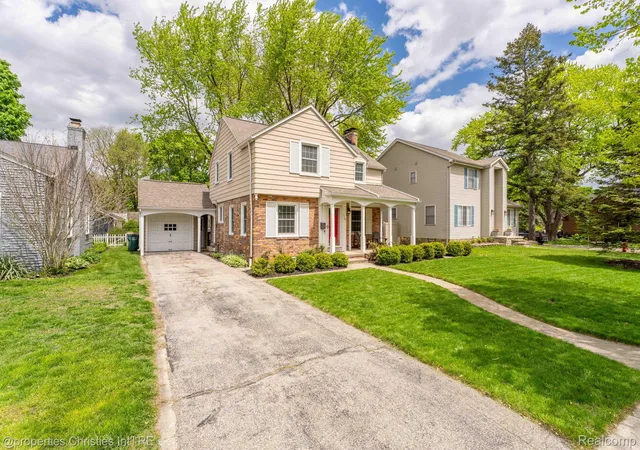 2nd image of 919 E Lincoln Ave, Royal Oak, MI 48067 | MLS# 20261033243