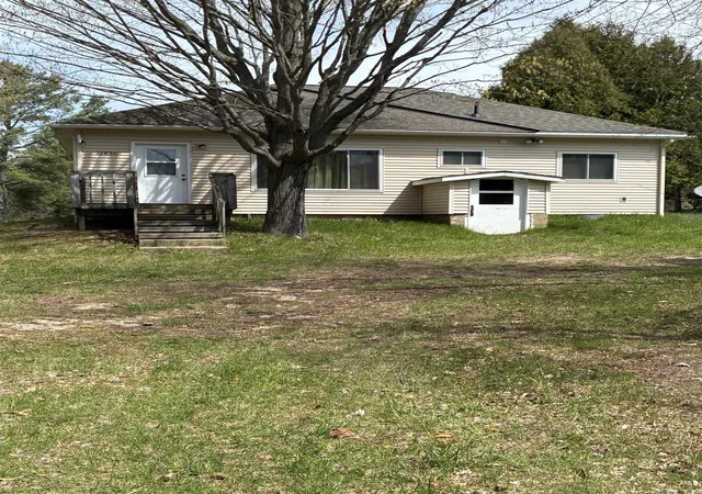 3rd image of 12850 Miller Rd, Rapid City, MI 49676 | MLS# 78080068044