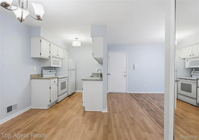 5th image of 11810 Ina Dr, Sterling Heights, MI 48312