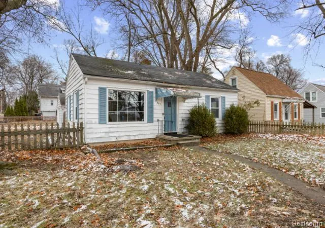 Homes for sale in Lansing, MI | 601 Jessop Ave, Lansing, MI 48910 | MLS# 20261033361