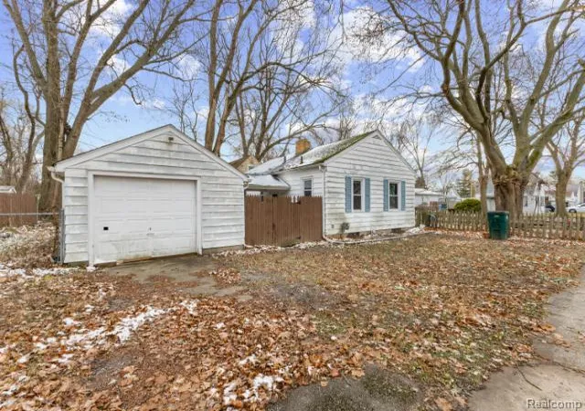 Homes for sale in Lansing, MI | 601 Jessop Ave, Lansing, MI 48910 | MLS# 20261033361