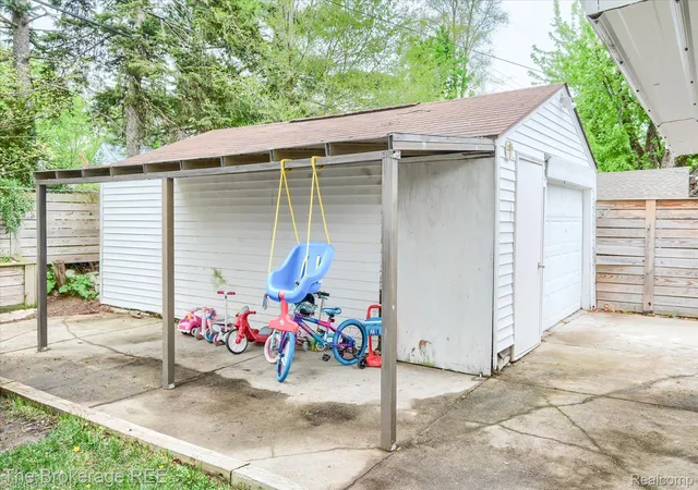 Photo 4 of Single family home for sale at 3106 Cherokee Ave, Flint, MI 48507 | MLS# 20261033392 | Listing updated on 2026-07-06
