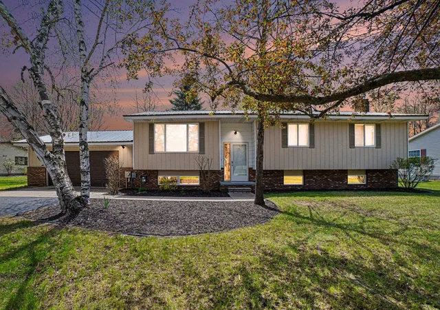 29th image of 3431 Maradee Ct, Farwell, MI 48622 | MLS# 79080068050