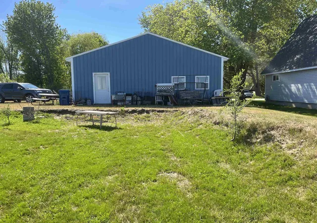 3rd image of 5209 Beechwood Dr, Standish, MI 48658 | MLS# 77080068054