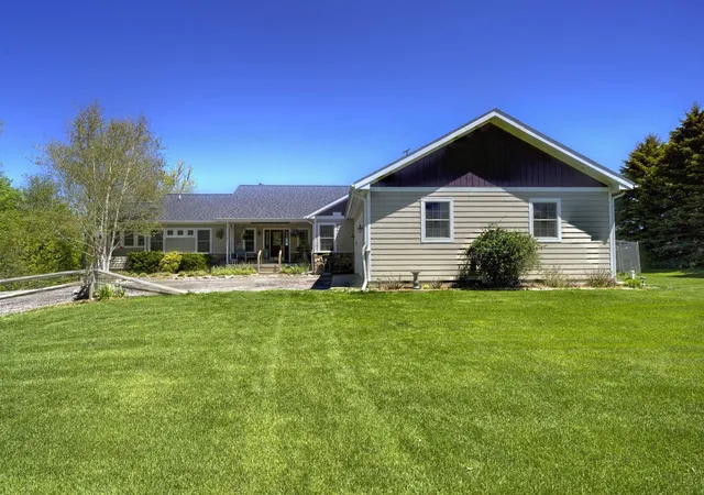 Photo 1 of Single family home for sale at 2567 N Evergreen Valley Dr, Suttons Bay, MI 49682 | MLS# 78080066667 | Listing updated on 2026-09-04