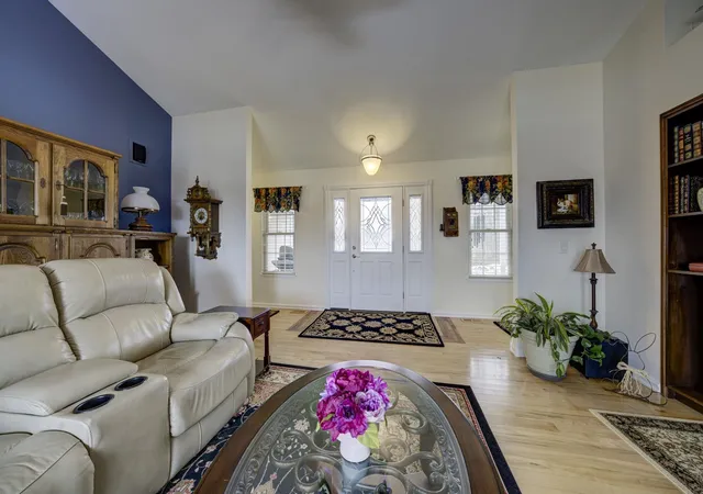 Photo 3 of Single family home for sale at 2567 N Evergreen Valley Dr, Suttons Bay, MI 49682 | MLS# 78080066667 | Listing updated on 2026-09-04