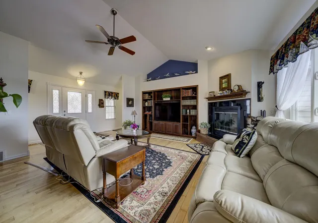 Photo 4 of Single family home for sale at 2567 N Evergreen Valley Dr, Suttons Bay, MI 49682 | MLS# 78080066667 | Listing updated on 2026-09-04