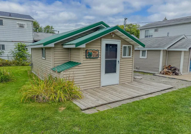 Photo 3 of Condo for sale at 6482 W Houghton Lake Dr, Roscommon Township Roscommon, MI 48629 | MLS# 77080068060 | Listing updated on 2026-05-13