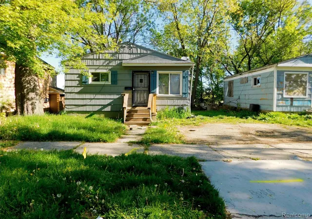 Photo 1 of Single family home for sale at 722 Barrie Ave, Flint, MI 48507 | MLS# 20261033528 | Listing updated on 2026-07-06