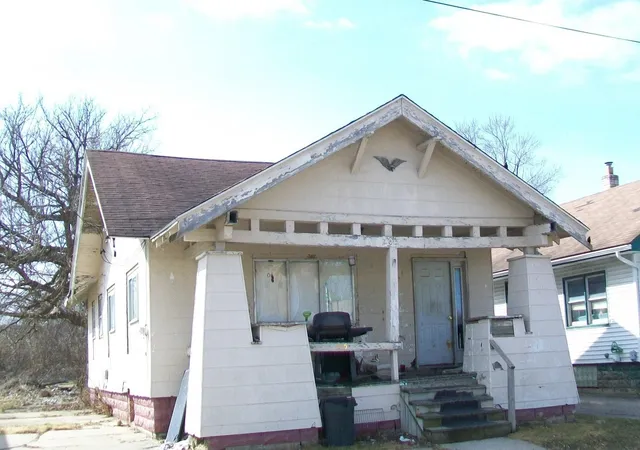 1st image of 205 W Eddington Ave, Flint, MI 48503 | MLS# 5050207185