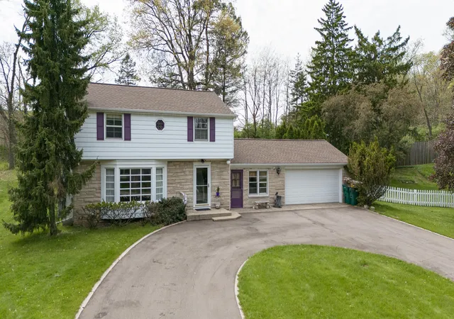 Photo 2 of Single family home for sale at 1734 Greenbriar Dr, Portage, MI 49024 | MLS# 65026021491 | Listing updated on 2026-07-17