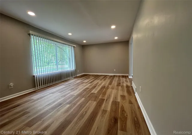 Photo 3 of Single family home for sale at 2914 E Pierson Rd, Flint, MI 48506 | MLS# 20261033665 | Listing updated on 2026-08-24