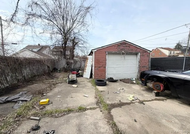 4th image of 12081 Santa Rosa Dr, Detroit, MI 48204 | MLS# 20261033671