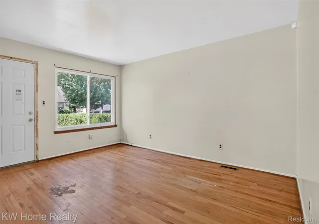 Photo 3 of Single family home for sale at 14548 Euclid Ave, Allen Park, MI 48101 | MLS# 20261033673 | Listing updated on 2026-09-12