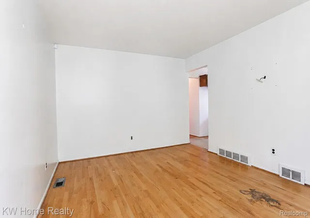 Photo 3 of Single family home for sale at 14548 Euclid Ave, Allen Park, MI 48101 | MLS# 20261033673 | Listing updated on 2026-09-12