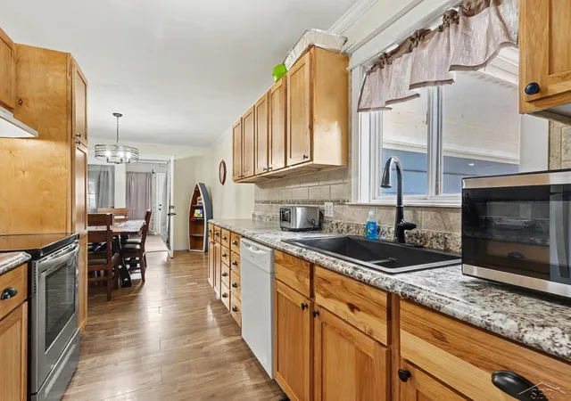 Photo 4 of Single family home for sale at 1596 Douglas Dr, Tawas City, MI 48763 | MLS# 61050207204 | Listing updated on 2026-05-15
