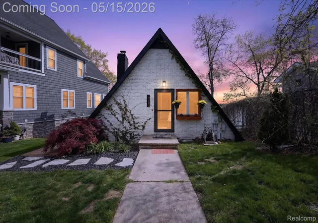 Homes for sale in Fenton, MI | 12078 Mantawauka Dr, Fenton, MI 48430 | MLS# 20261033712