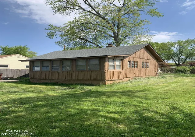 Homes for sale in Frenchtown Township Monroe, MI | 3103 10Th Rd, Frenchtown Township Monroe, MI 48162 | MLS# 58050207224