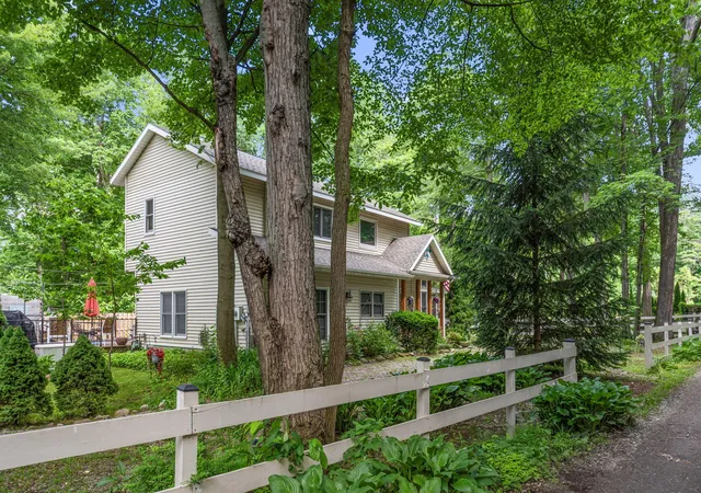 2nd image of 9177 Shady Ln, Lakeside, MI 49116 | MLS# 69026021530